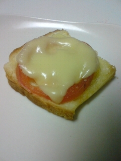酢トマトとチーズのブルスケッタ
