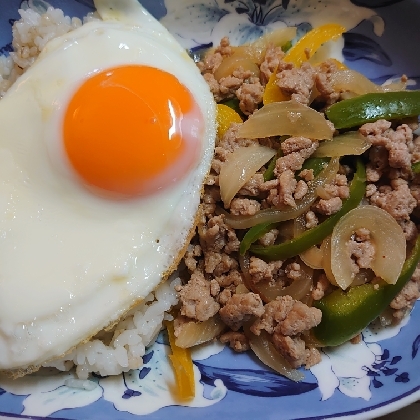 主人大絶賛❣
肉だからじゃないよー
めっちゃ美味しいもん❣
パプリカは黄色で…( ∗ᵔ ᵕᵔ)
前回のまだ承認になってないみたいだけど…
スタンプでよいよ〜♡