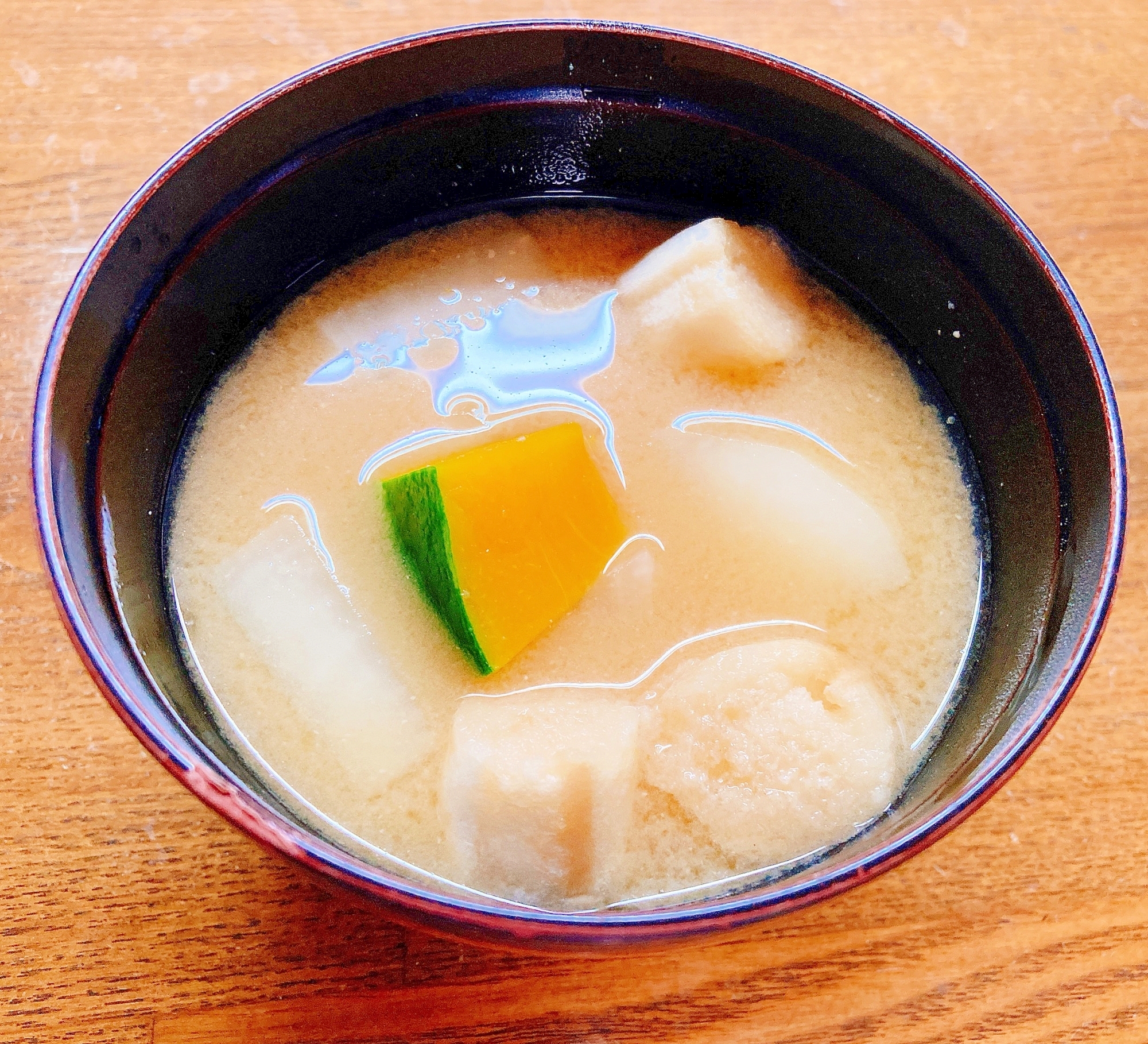 かぼちゃと大根と麩の味噌汁