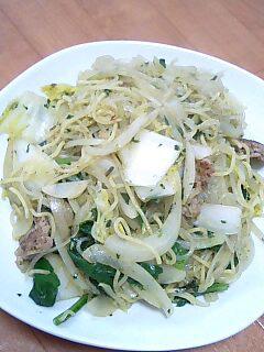 冷蔵庫のあまりもので簡単塩味パスタ