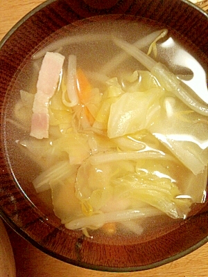 ベーコン入り野菜スープ