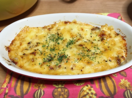 冷蔵庫に残ってたひき肉と玉ねぎのみじん切りを炒めて豆腐に混ぜてみました！
おいしかったです(*^^*)