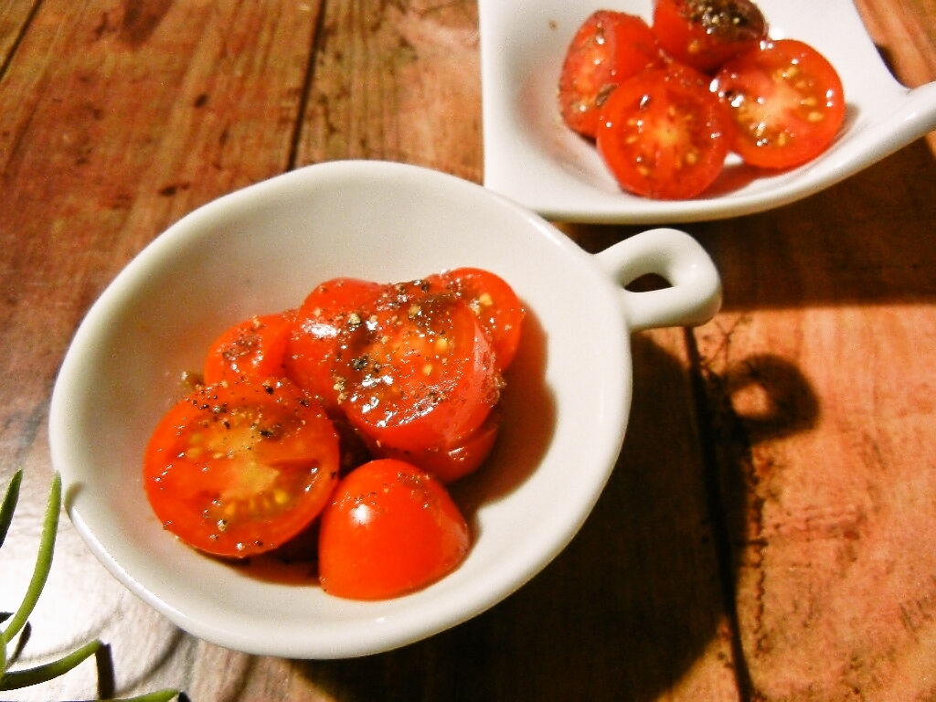 トマトのにんにくバルサミコ酢和え
