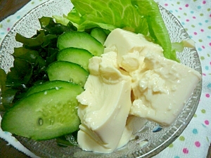 ゴマドレで海草×豆腐サラダ
