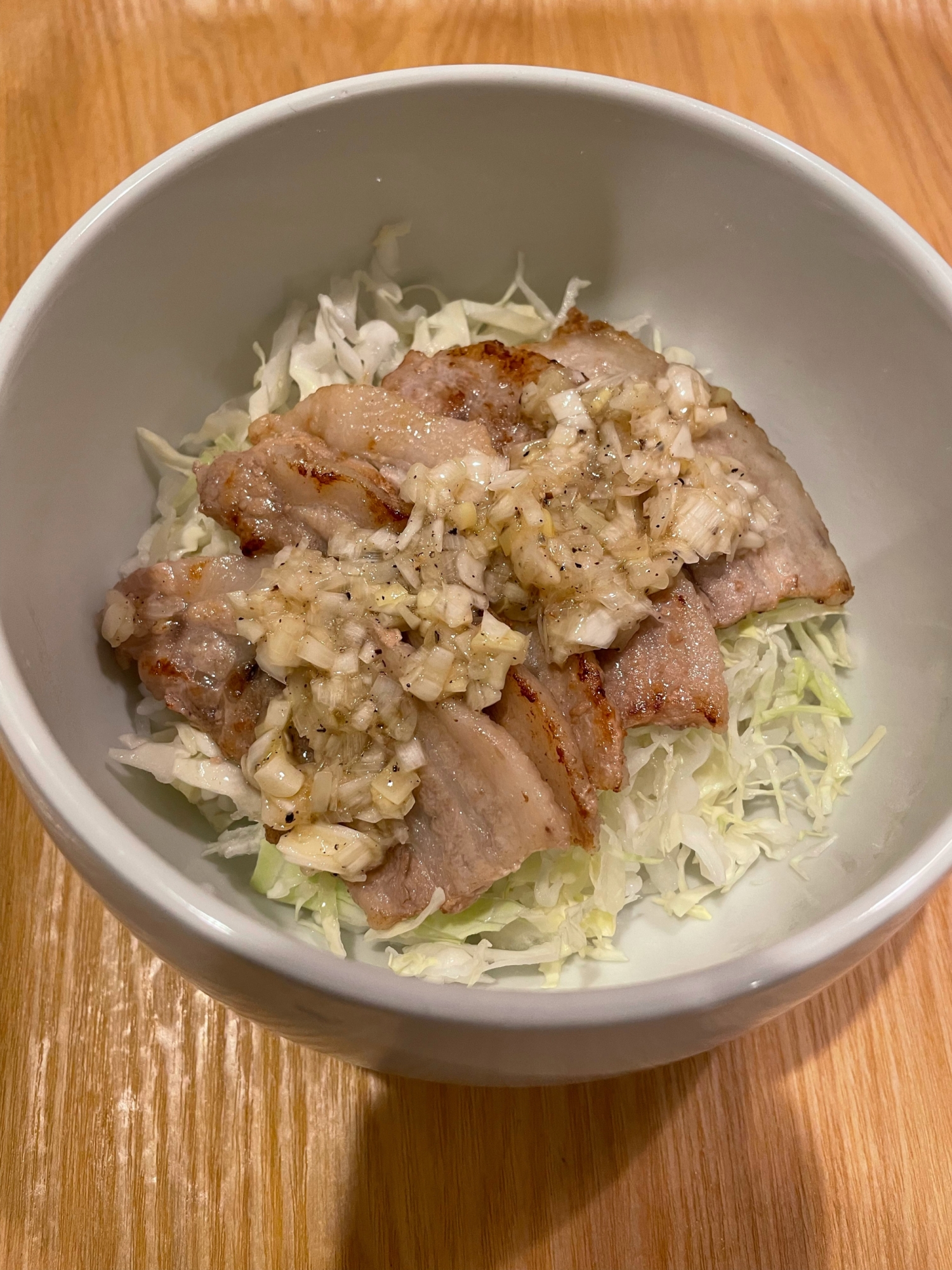 ねぎ塩だれで食べる 豚カルビ丼 レシピ 作り方 By ぶぶぶん 楽天レシピ