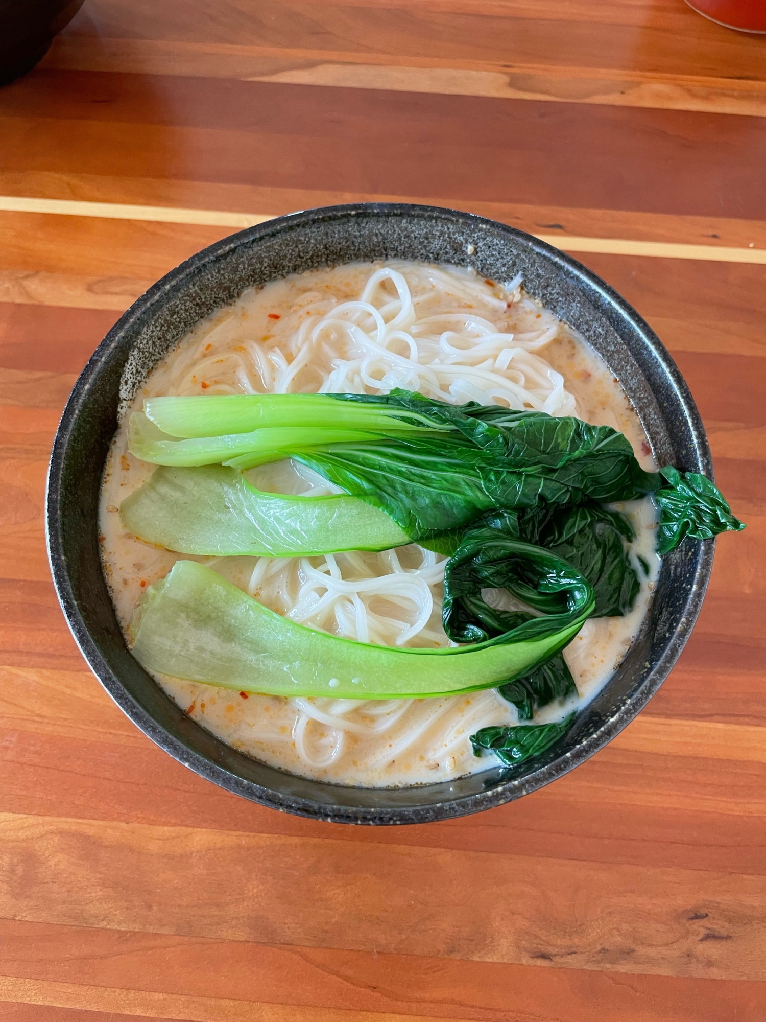 超簡単で美味しい！豆乳ごま味噌坦々麺（うどん）