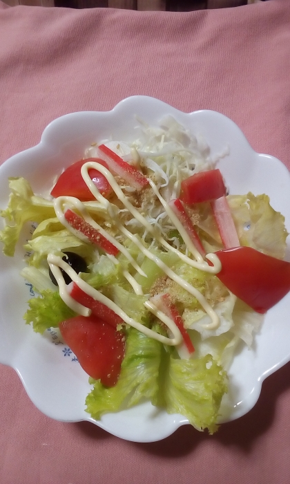 トマトとカニカマときゅうりのサラダ