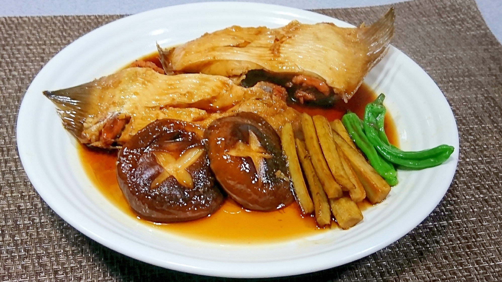 簡単に激ウマ 子持ちカレイの煮付け レシピ 作り方 By かんたん料理 楽天レシピ