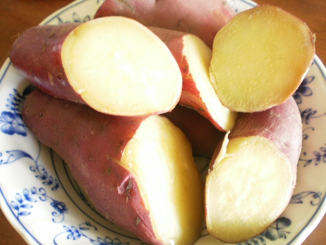 さつまいもを炊飯器で簡単蒸かしイモ