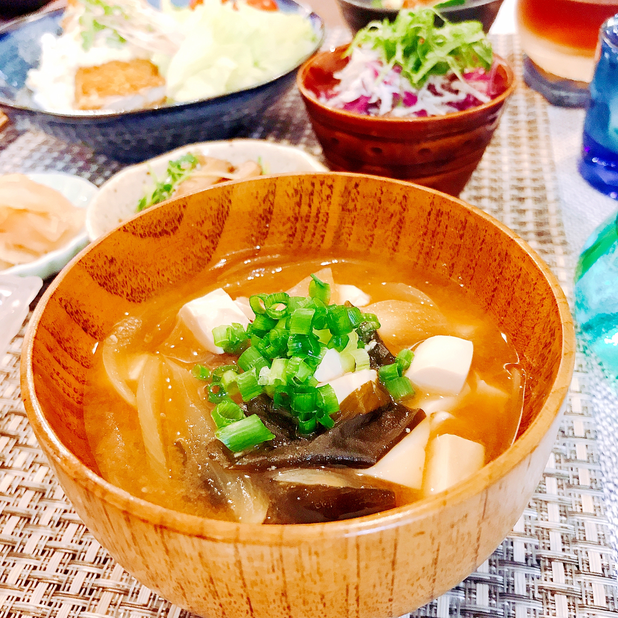 豆腐と玉ねぎとワカメのお味噌汁☆