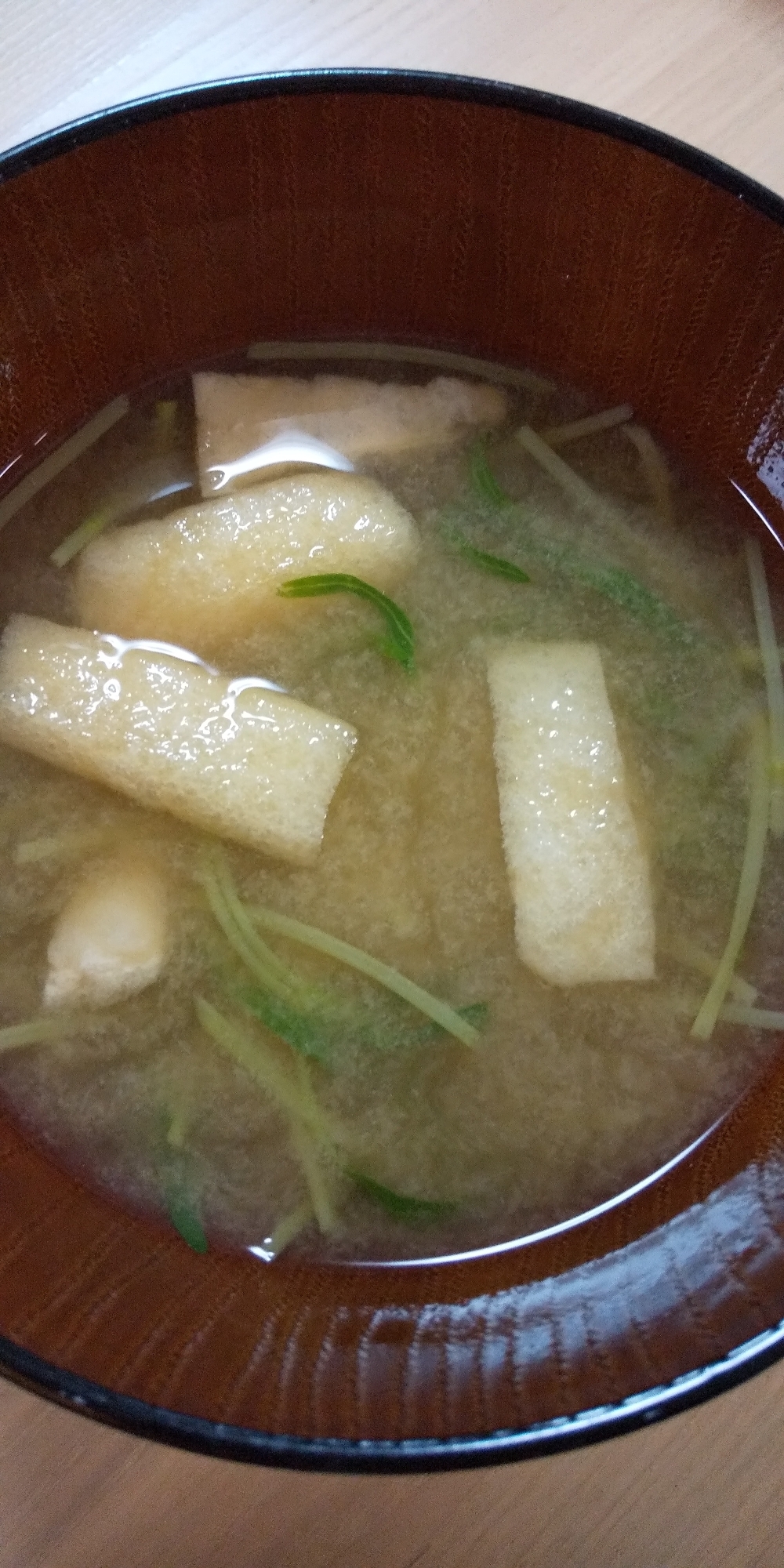 空芯菜の芽と油揚げのお味噌汁