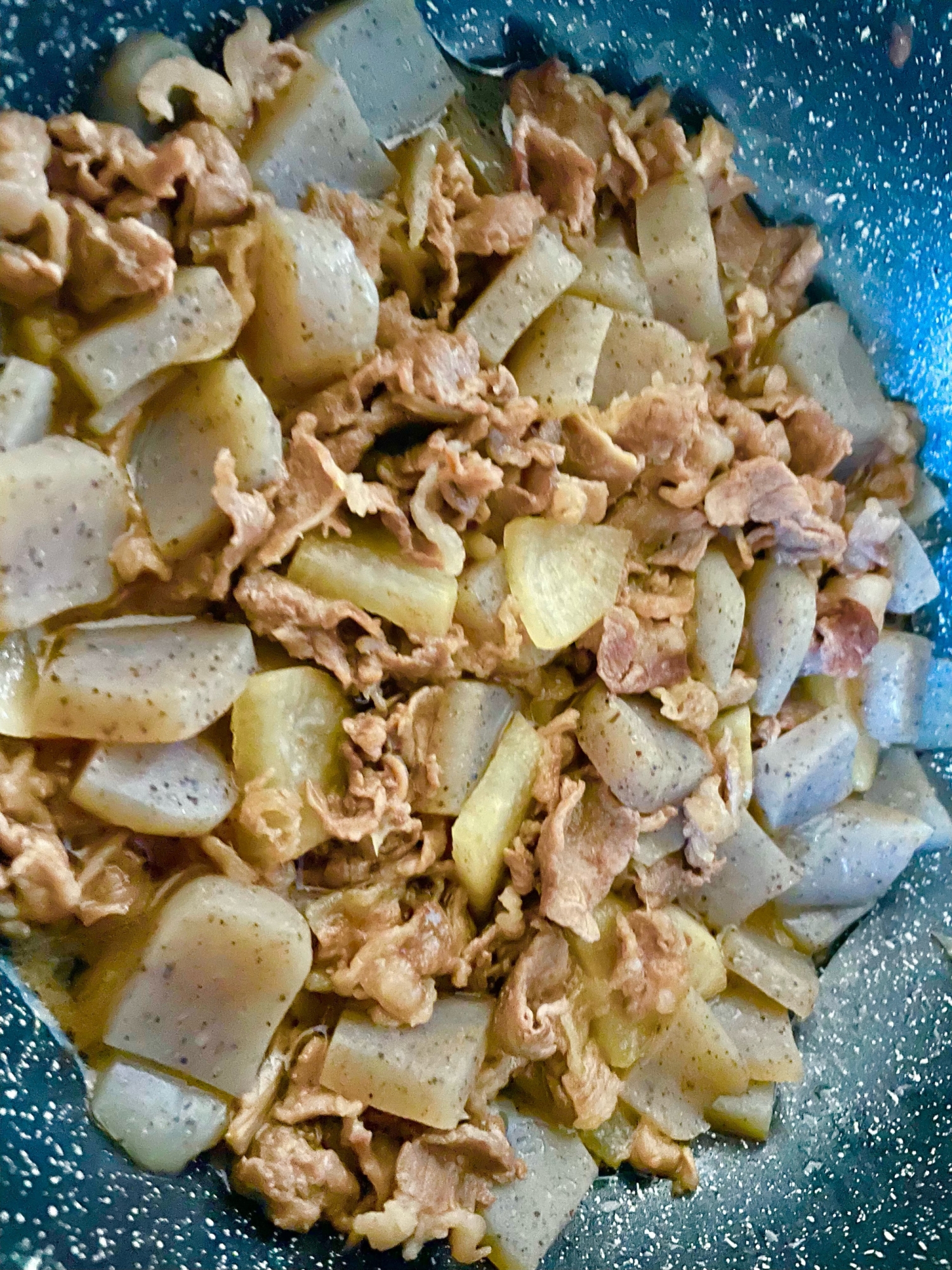 豚肉と大根とこんにゃくの煮物