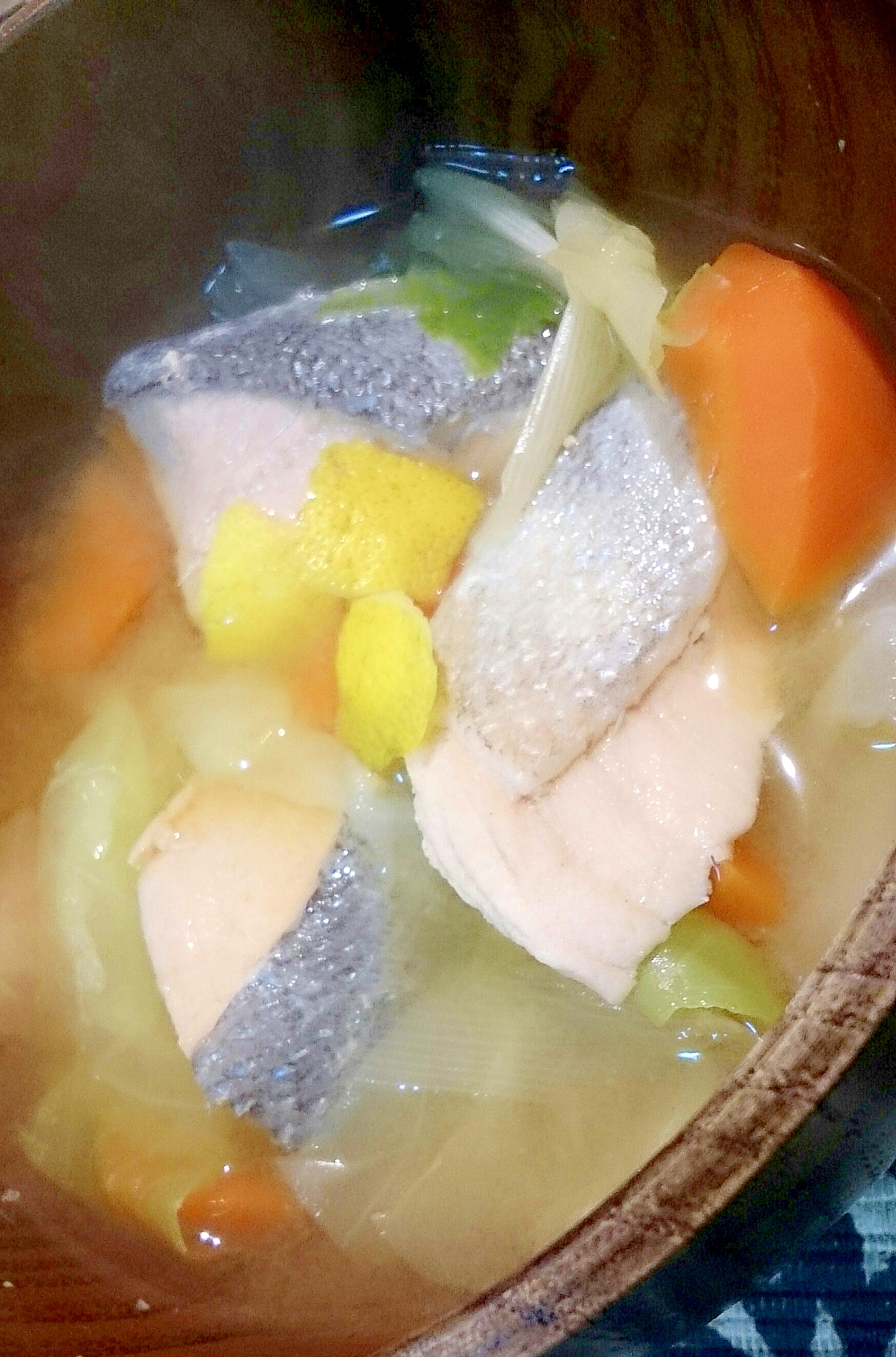 鮭と野菜の大きなお味噌汁