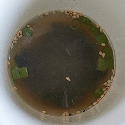 速攻完成でも美味♡ポイントはめんつゆ♡わかめスープ