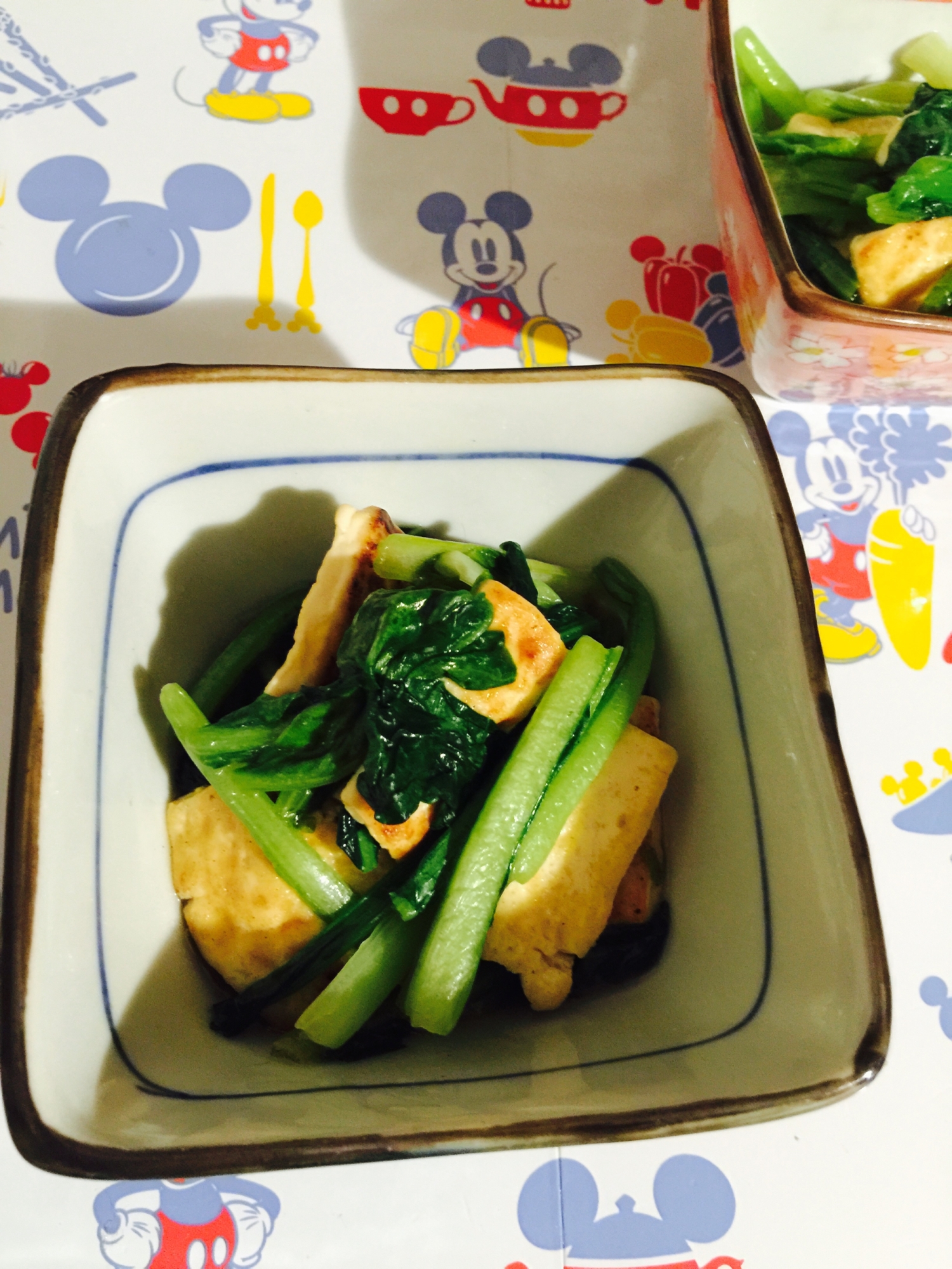 めんつゆで簡単に♪小松菜と豆腐の炒め物