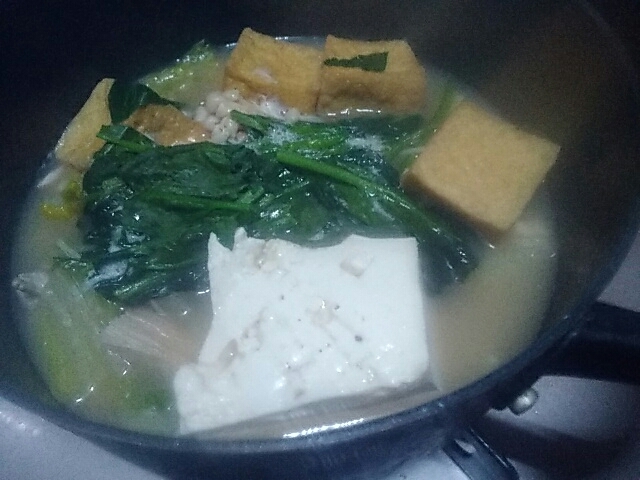 ミニ厚揚げと豆腐の鶏ガラ鍋
