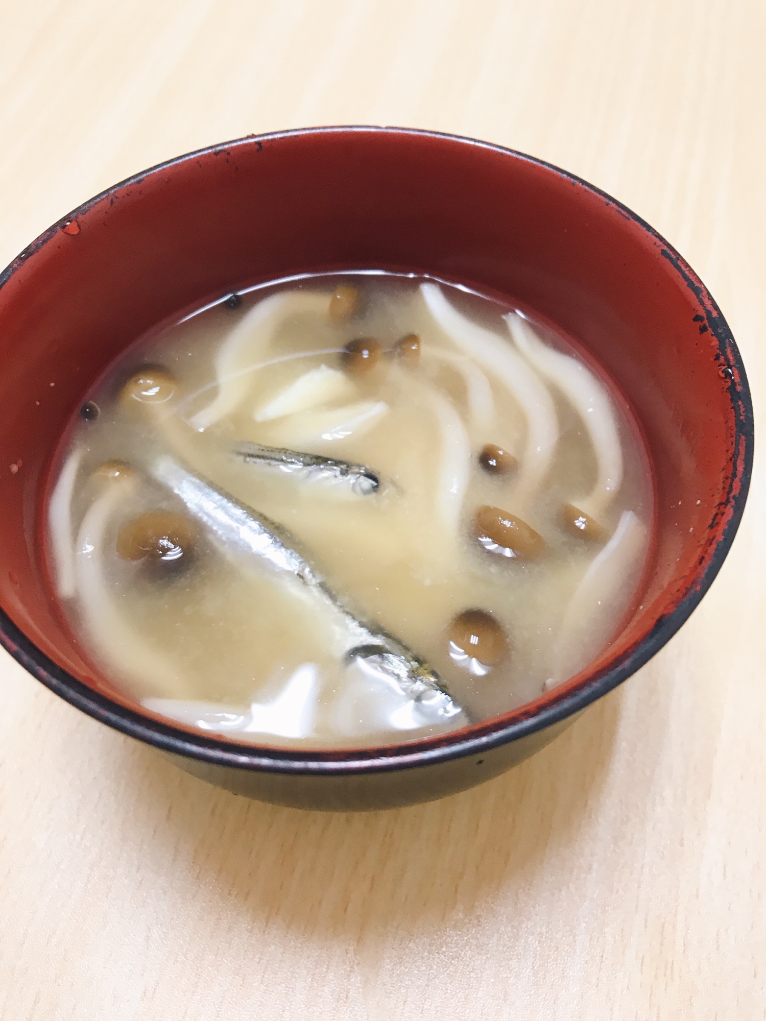 しめじと煮干しのお味噌汁