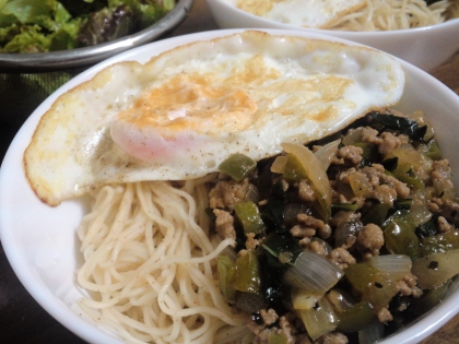 香港の蝦麺をつかって、餡と別々にしてみました。麺でも美味しいですね。
定番レシピになりそうです。