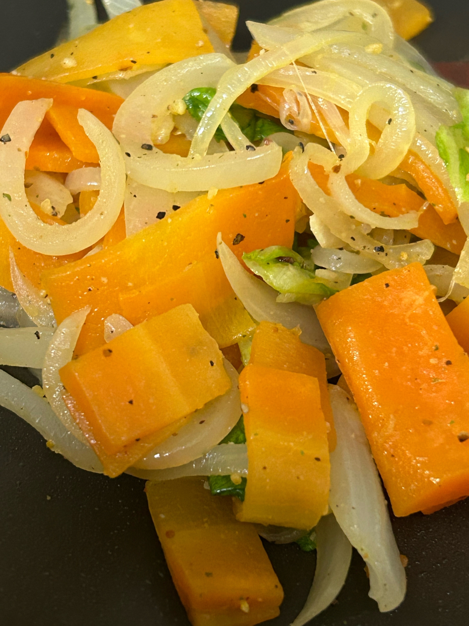 ほりにしを使った野菜炒め！キャンプ飯にオススメです