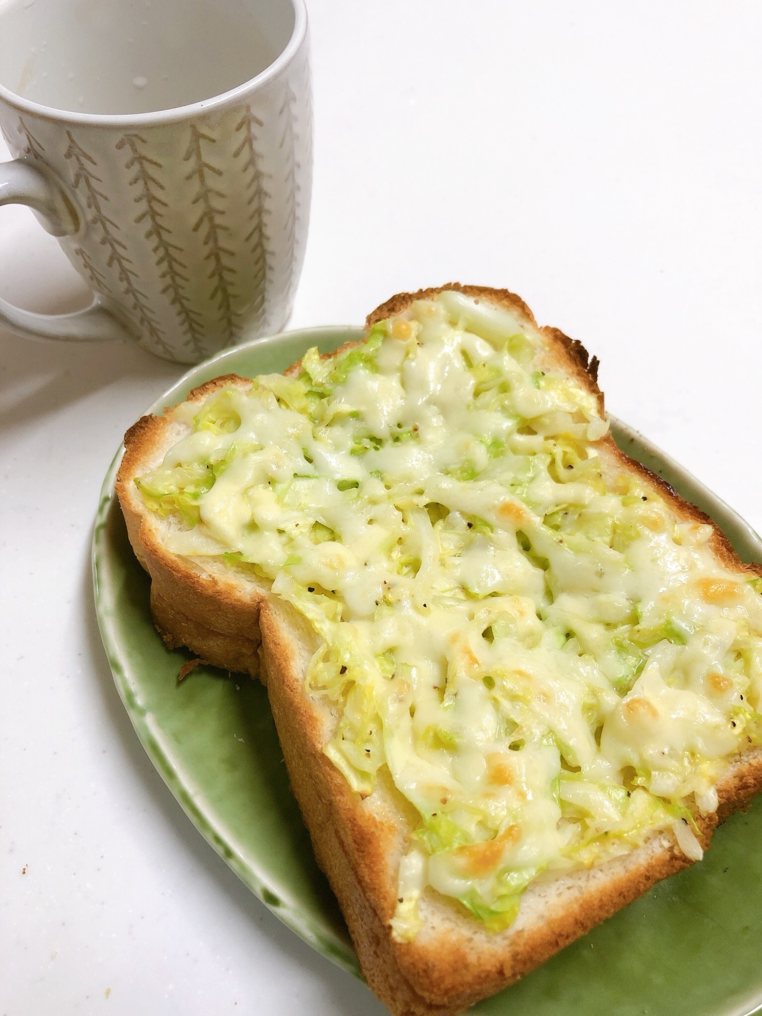 朝ごはんに♪キャベツチーズトースト