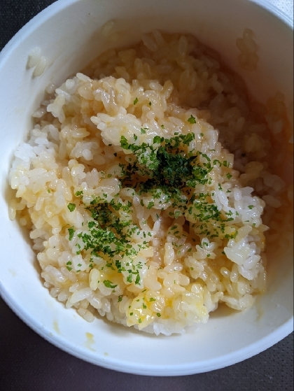 絹醤油と白トリュフ芳る☆シンプル卵かけご飯