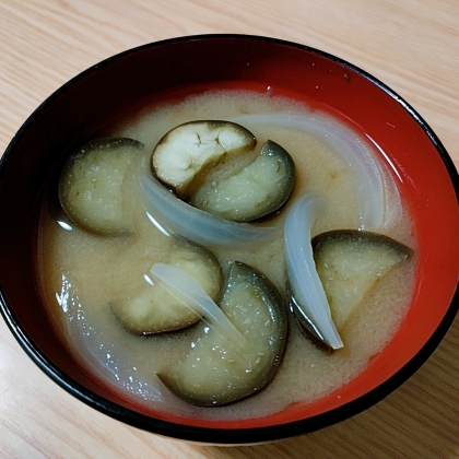 ナス&玉ねぎの味噌汁