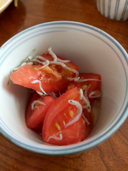 簡単☆しらすとトマトのサラダ