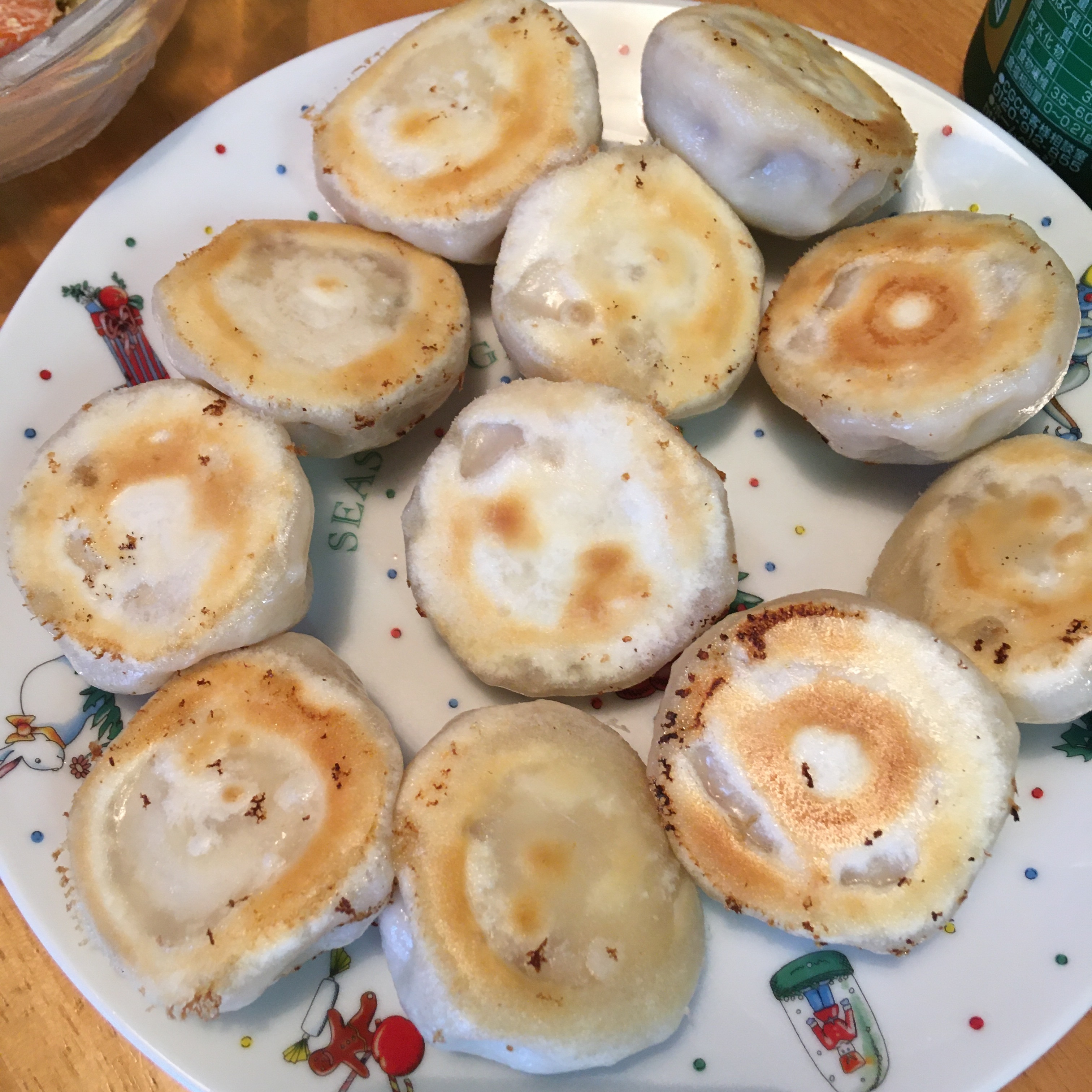 もち豚 焼き小籠包 焼き方 タレ レシピ 作り方 By みぃちゃんのお弁当 楽天レシピ