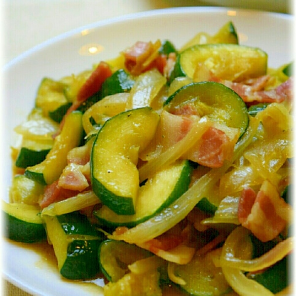 ズッキーニと玉ねぎとベーコンの炒め物 レシピ 作り方 By Nori Noko 楽天レシピ ズッキーニと玉ねぎとベーコンの炒め物 レシピ 作り方 By Nori Noko 楽天レシピ