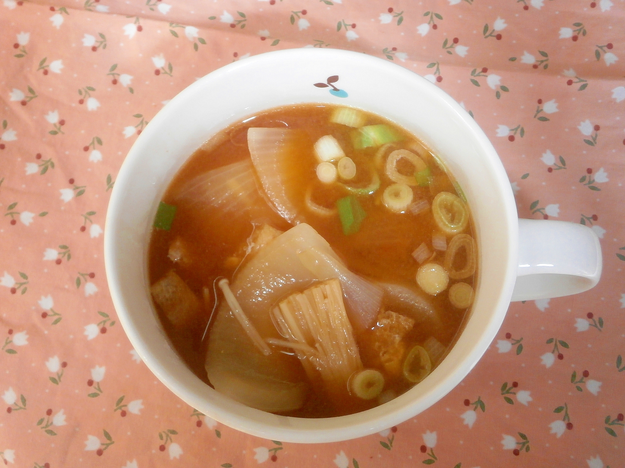 新玉ねぎ・油揚げ・えのきの味噌汁