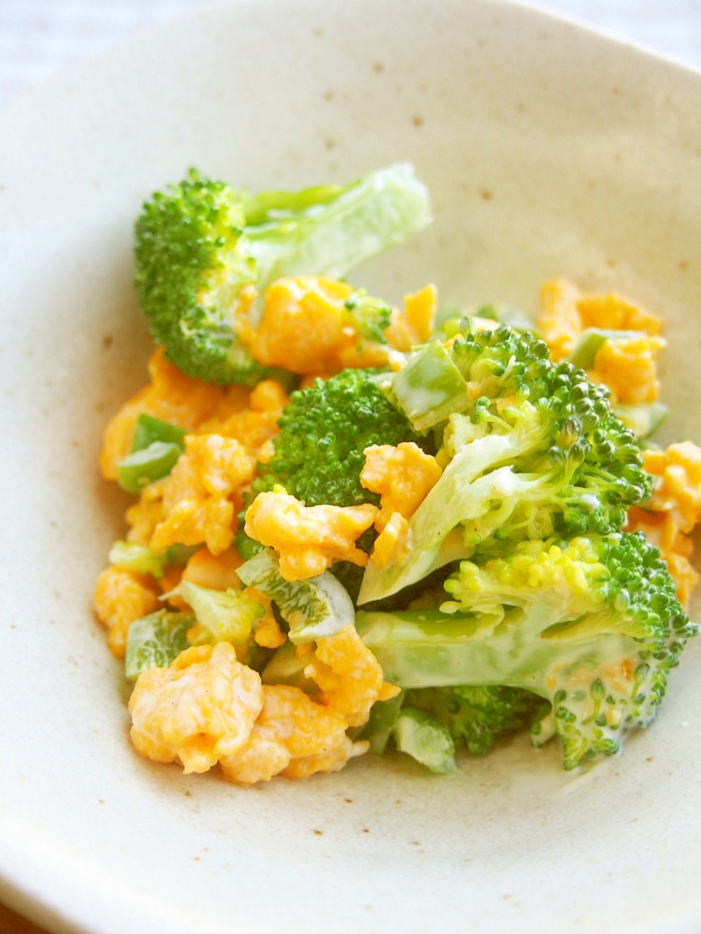 ブロッコリー・ピーマン・卵のマヨ和え♪