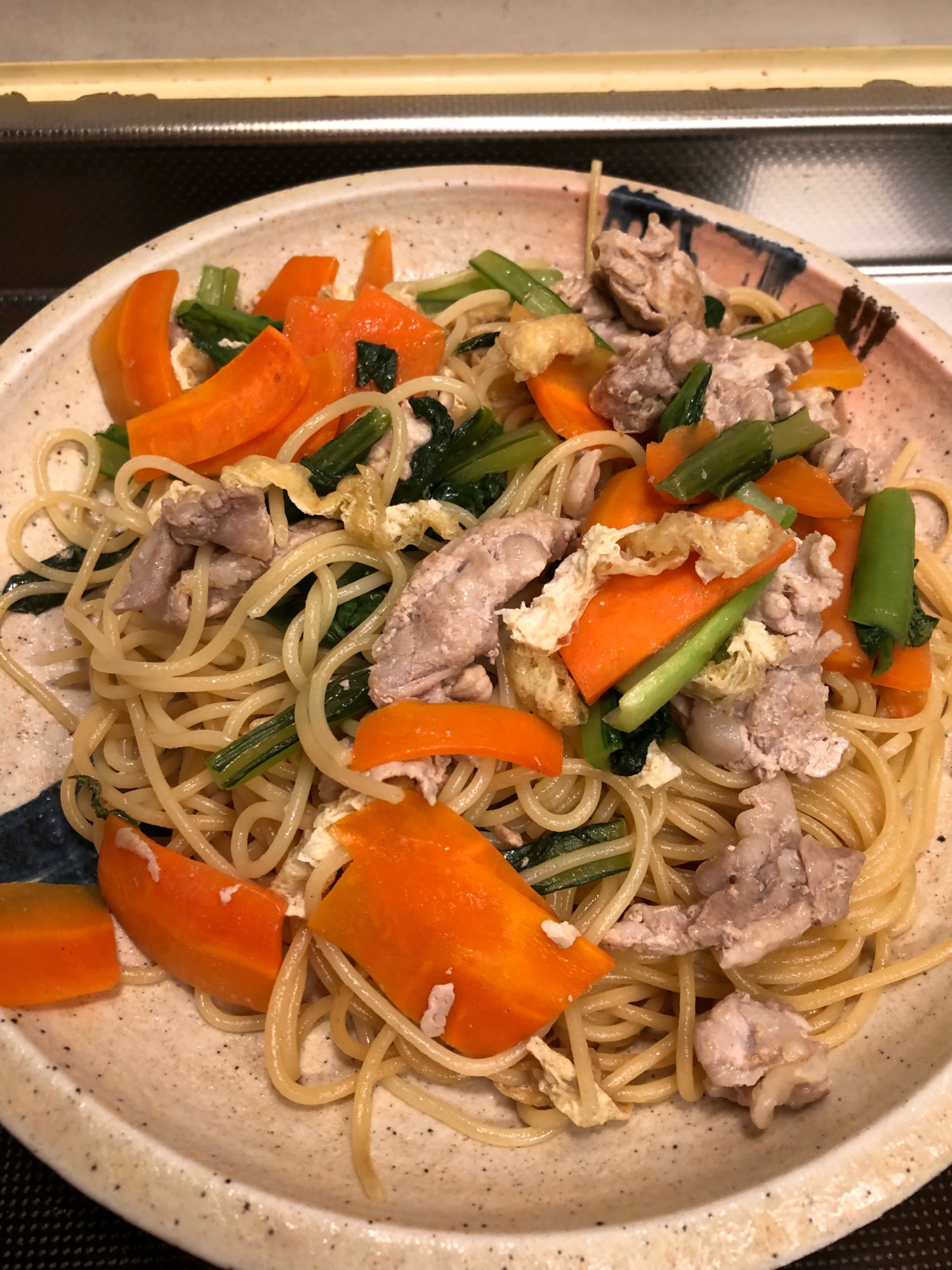 油揚げ入り♪豚肉と小松菜の赤だし味噌パスタ^_^