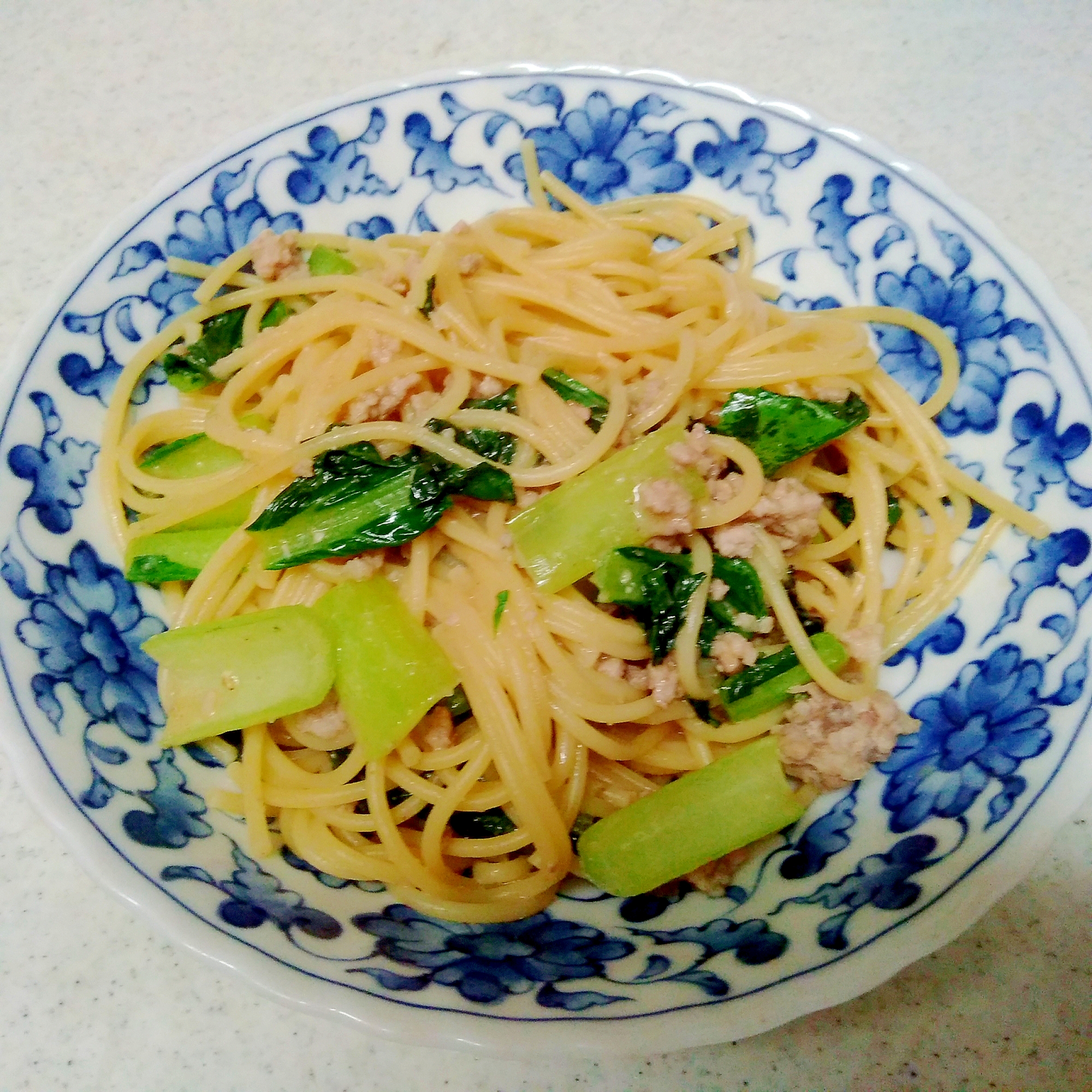 小松菜と豚挽き肉のごま味噌パスタ