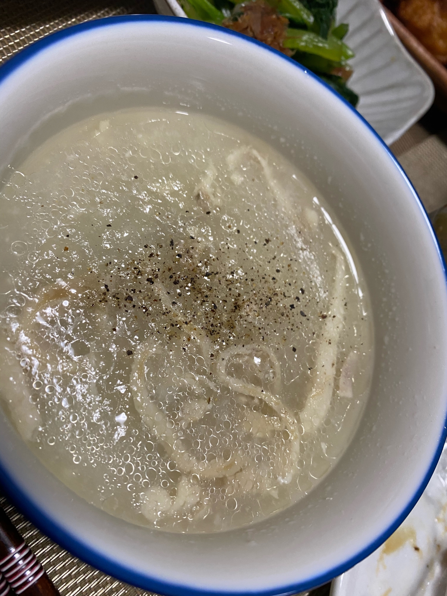 簡単、煮込むだけ！とろとろ参鶏湯