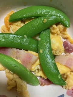 スナップエンドウとじゃがいものコンソメ炒め