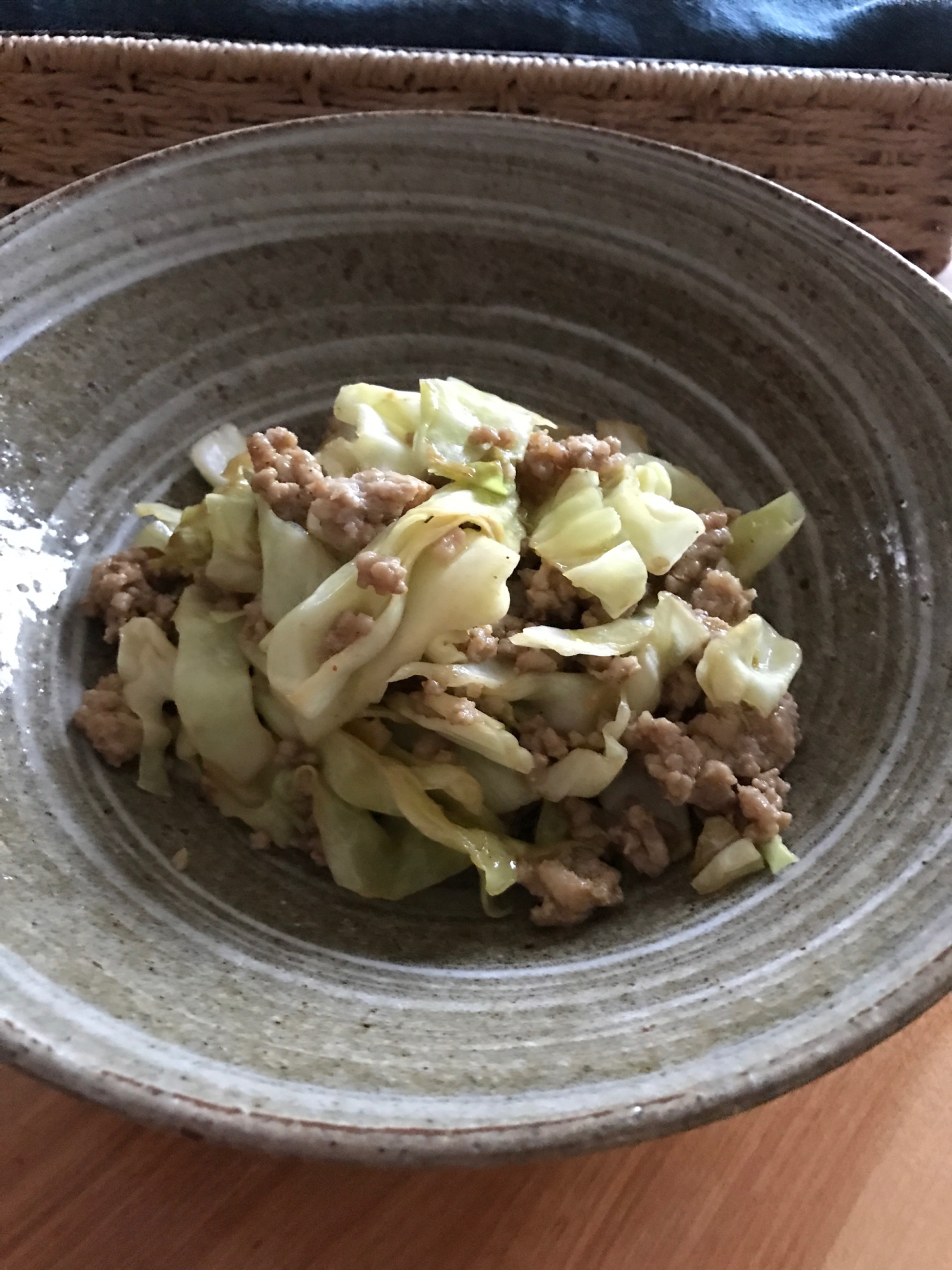 キャベツとひき肉の焼肉ダレカレー炒め