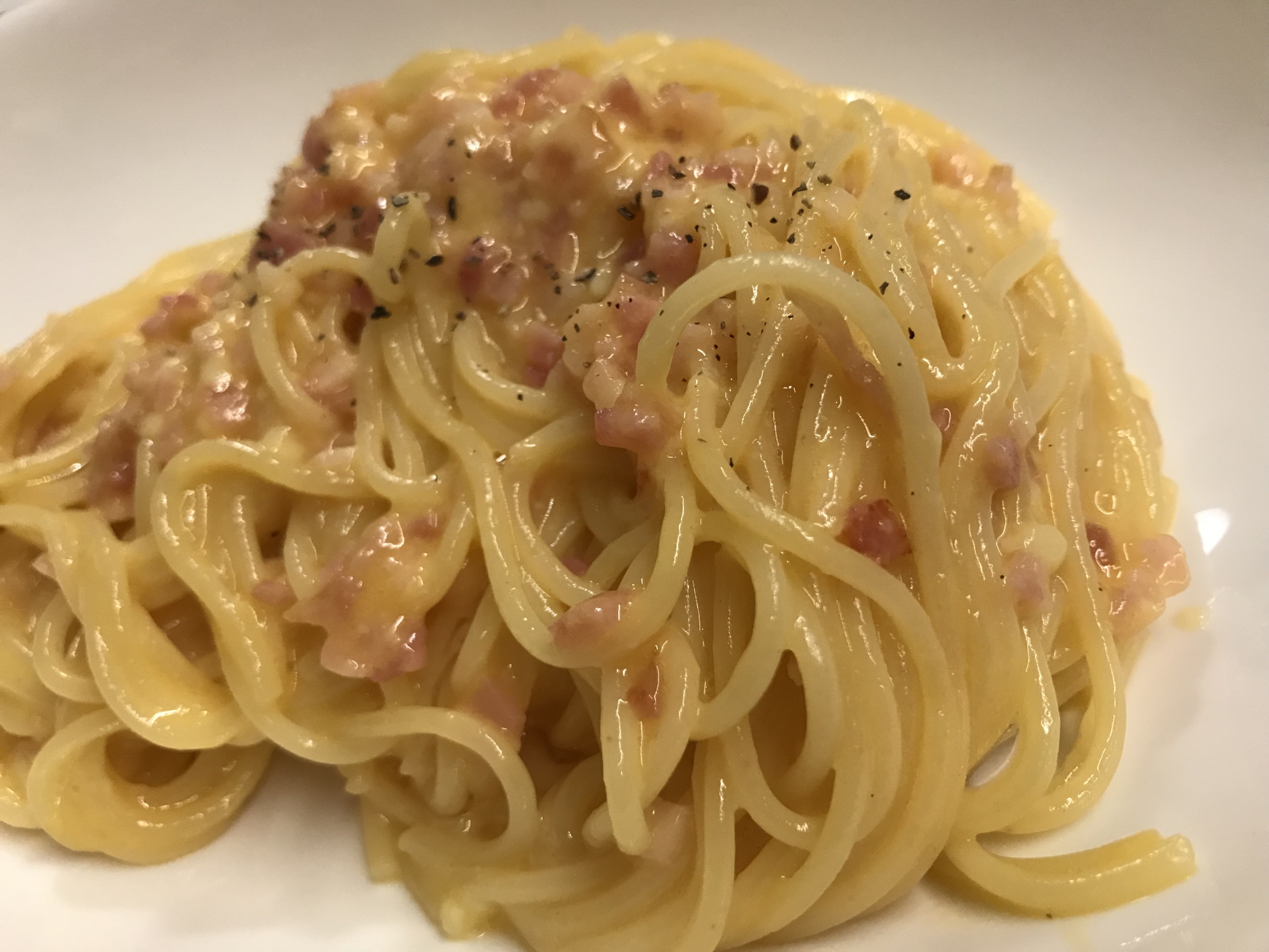 卵とベーコンとチーズがあればOK!カルボナーラ!