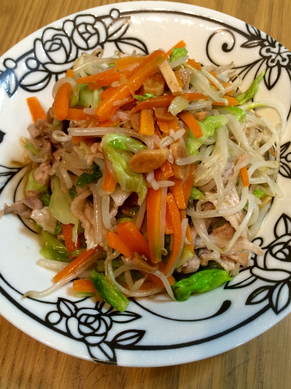 にんにく醤油で豚コマ野菜炒め