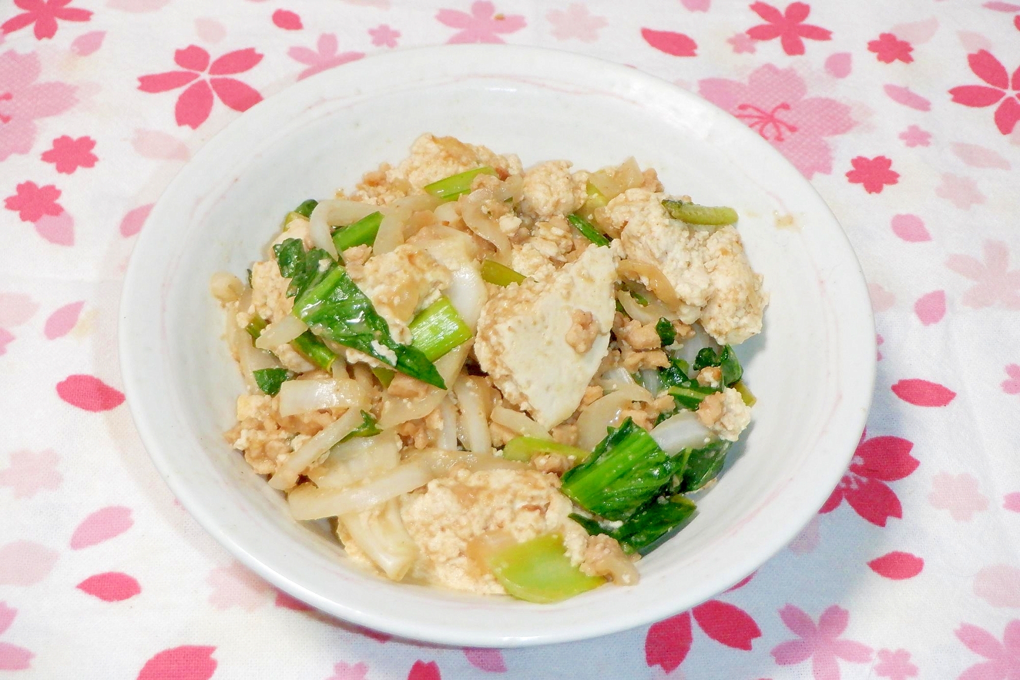 大豆たっぷり❤新玉ねぎと小松菜と豆腐の味噌炒め