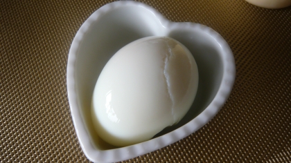 こんにちは・・・・キッチンペーパーを使うのは初めてです。きれいなゆで卵出来ました(#^.^#)