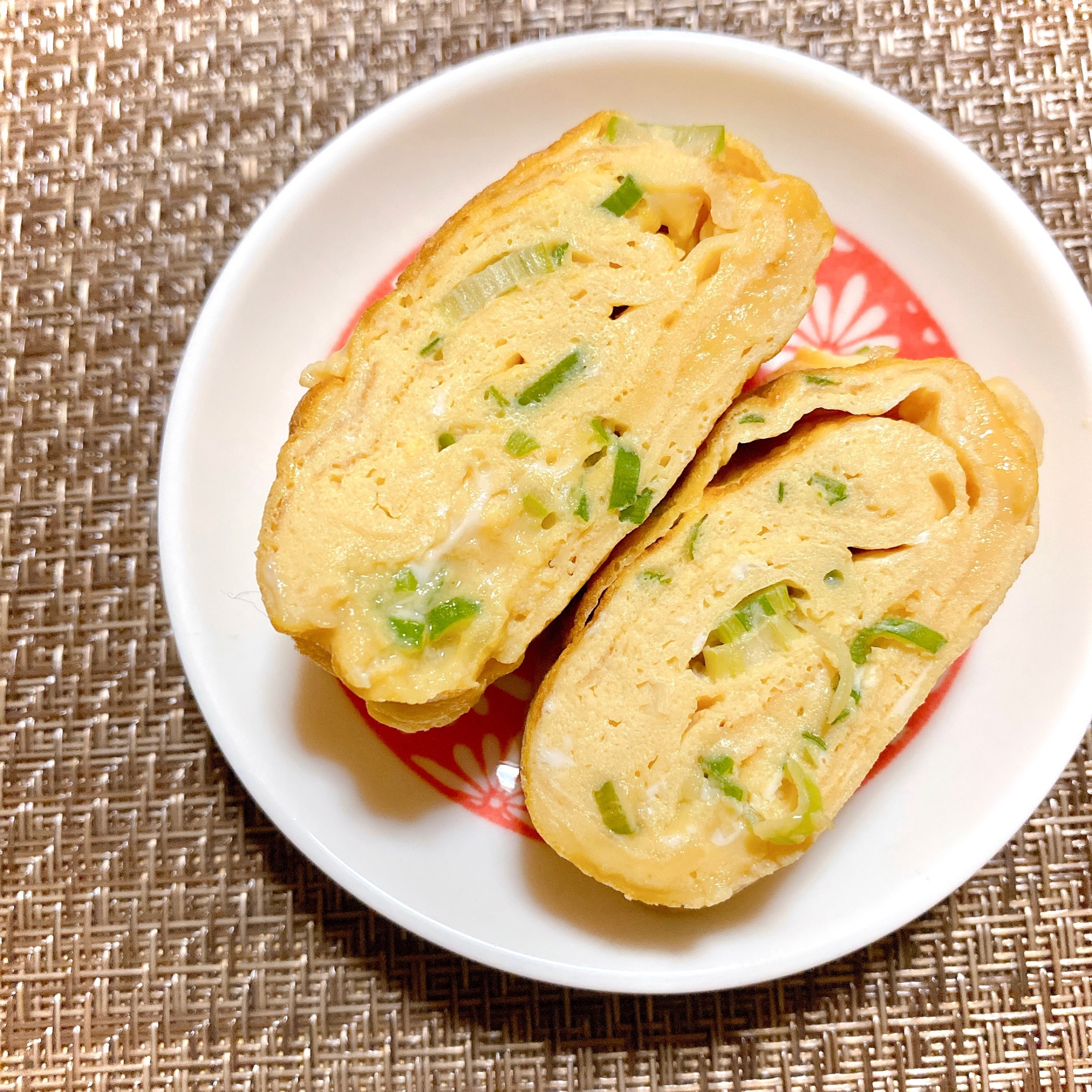 おつまみにもピッタリ♪牡蠣醤油のねぎ入りだし巻き