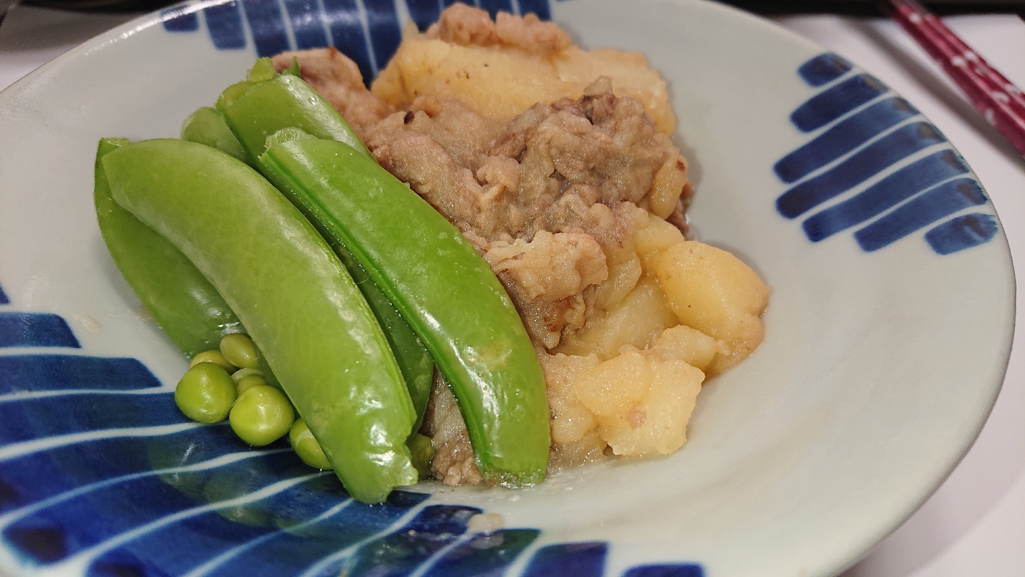 牛肉とじゃがいもの煮物