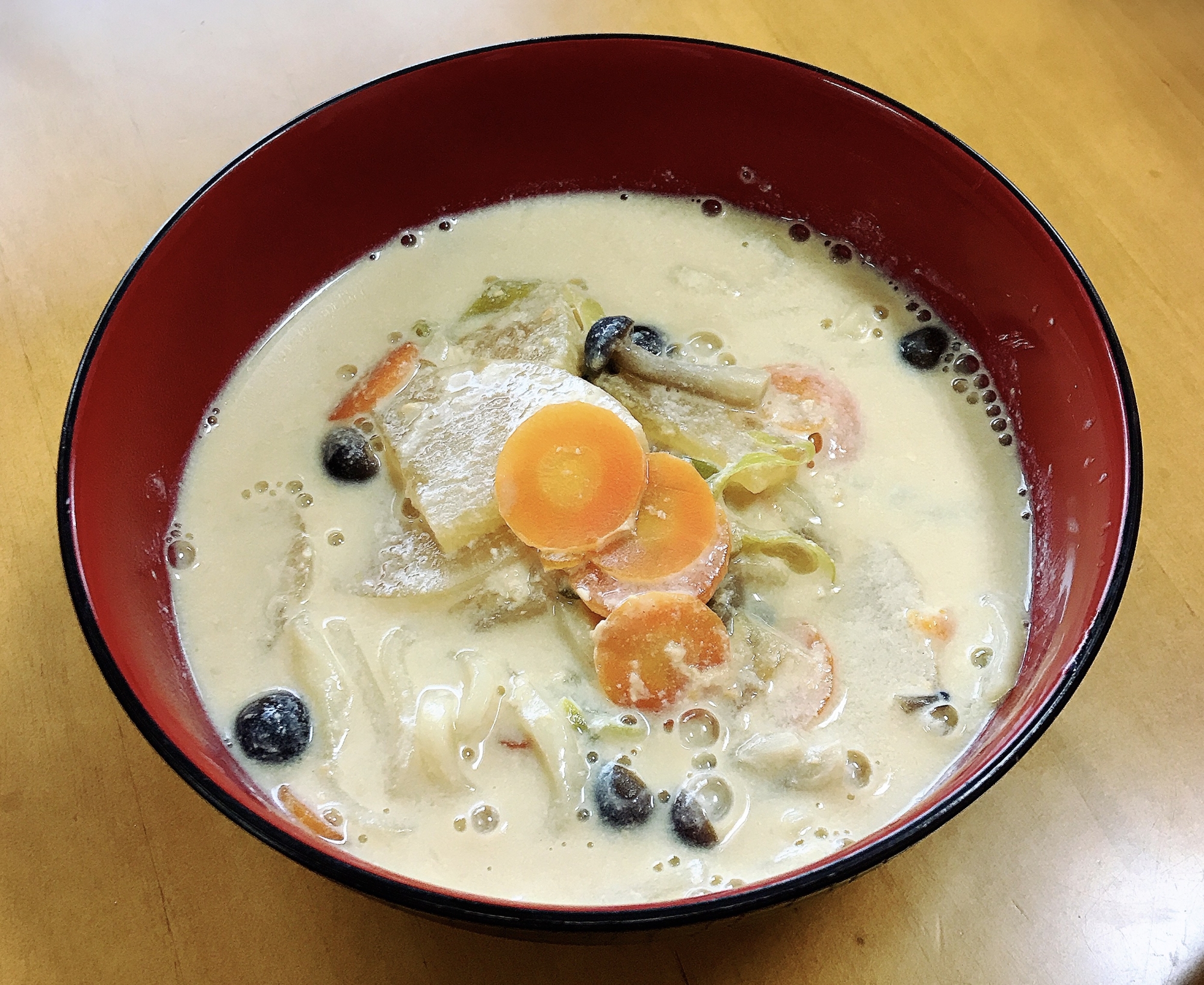 野菜もとれる！味噌豆乳うどん