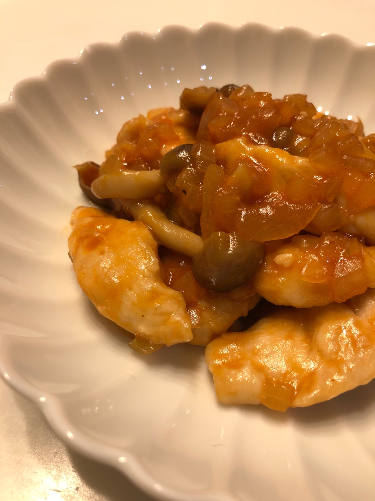 ささみで簡単＊きのことたまねぎたっぷり鳥チリ