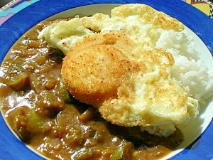 チーズカレーと卵のフライ