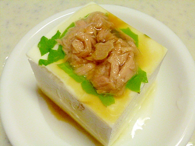 簡単♪おつまみ♪アレンジ♪大葉とツナの冷や奴