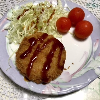 豚ひき肉でキャベツ玉ねぎ　メンチカツ