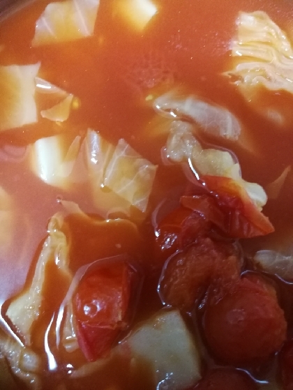 野菜たっぷり(^^)トマトとキャベツのスープ