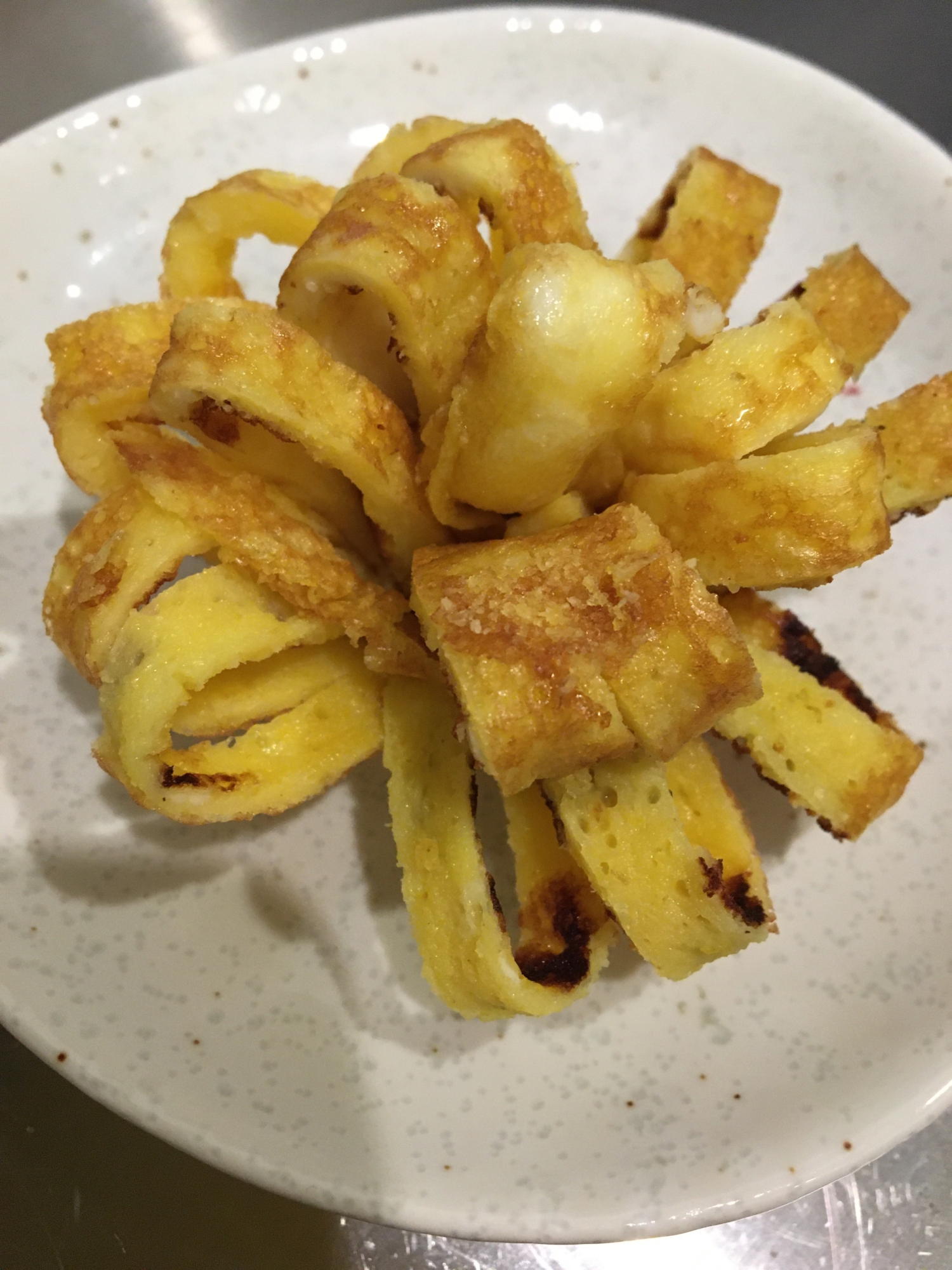 お弁当に☆薄焼き卵のお花♪