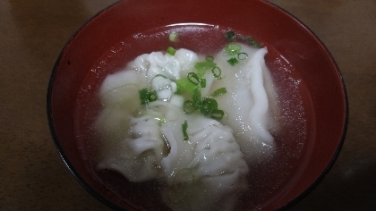 水餃子とぶなしめじとかぼちゃと長ネギのお味噌汁